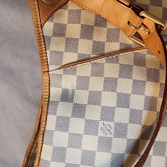 Louis Vuitton Galleria PM - Picture 9 of 16